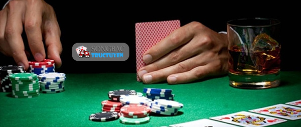 Hướng dẫn ngắn về cách chơi Poker trên đánh bài trực tuyến
